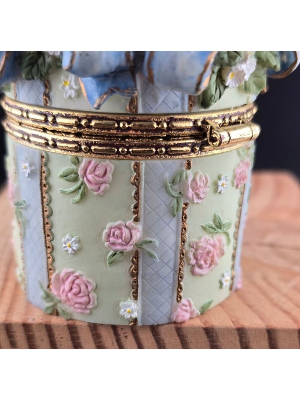 Flower and Butterfly Porcelain Trinket Box 3" Tall READ - Picture 13 of 16